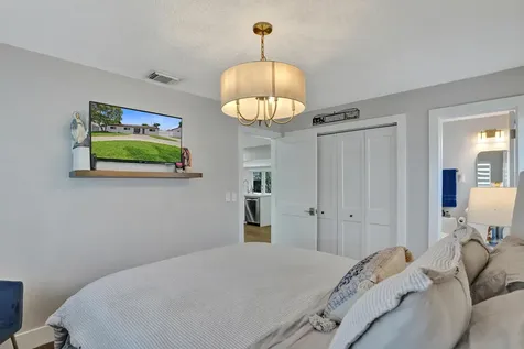 7290 W 14th Court Hialeah FL 33014