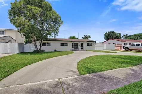 7290 W 14th Court Hialeah FL 33014