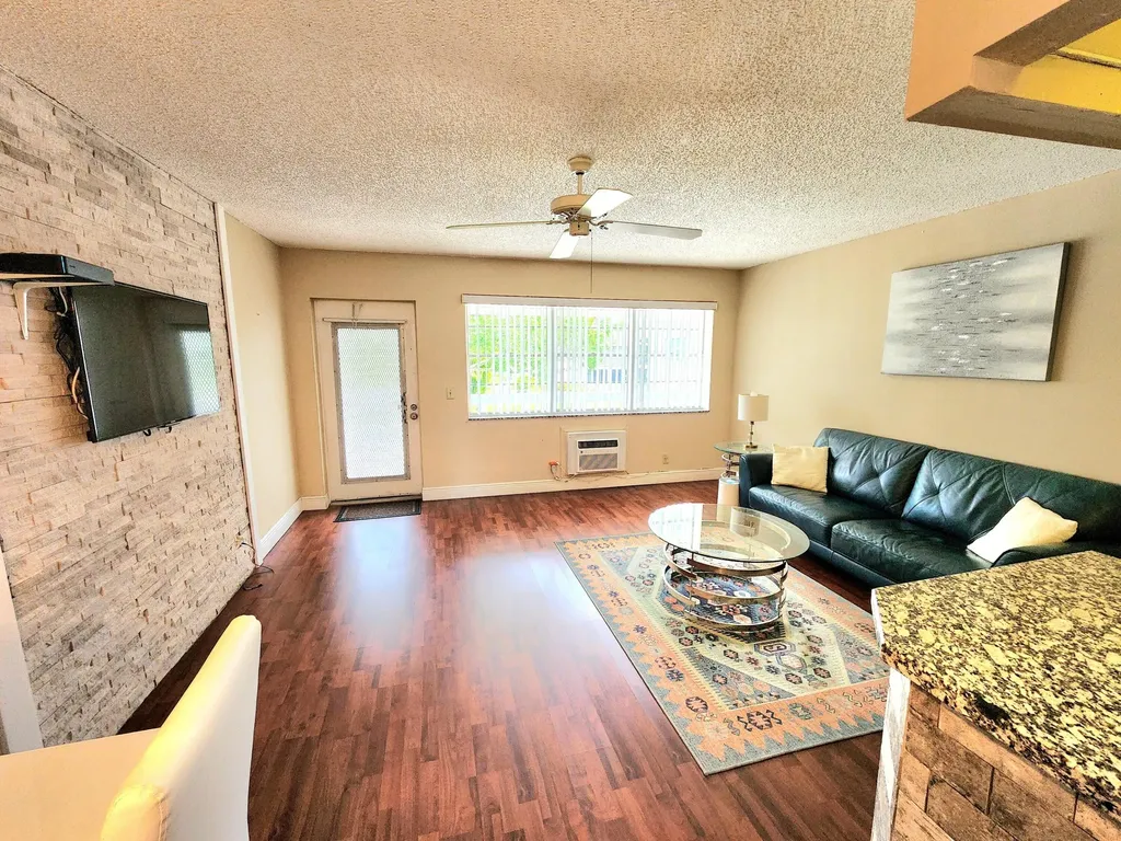 146 Markham G Deerfield Beach FL 33442
