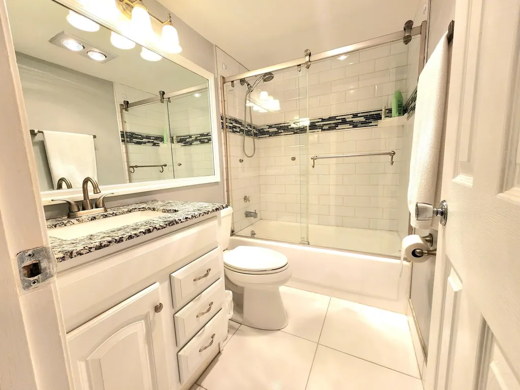 146 Markham G Deerfield Beach FL 33442