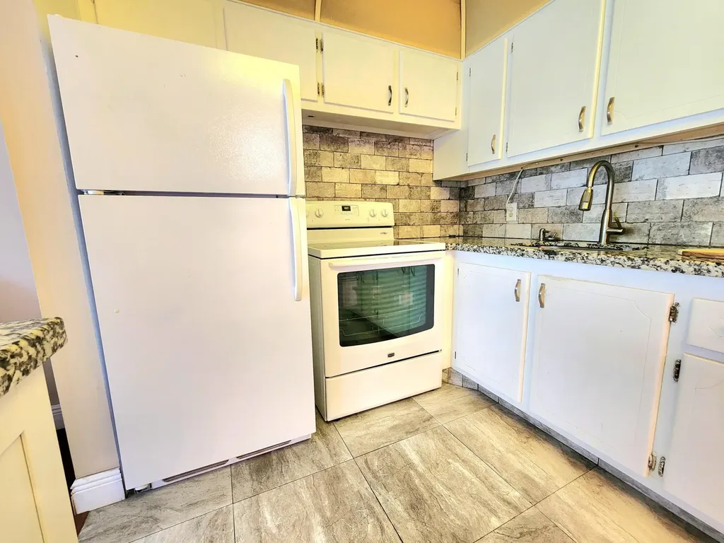 146 Markham G Deerfield Beach FL 33442