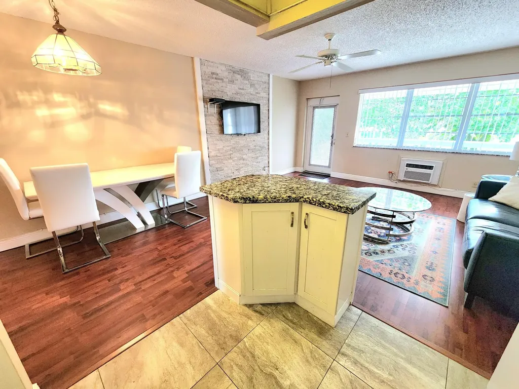 146 Markham G Deerfield Beach FL 33442