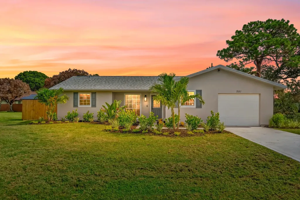 581 SE Crescent Avenue Port St Lucie FL 34984