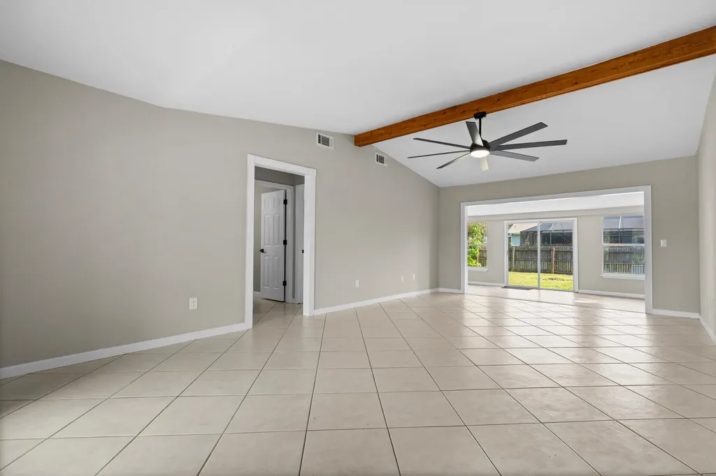 581 SE Crescent Avenue Port St Lucie FL 34984