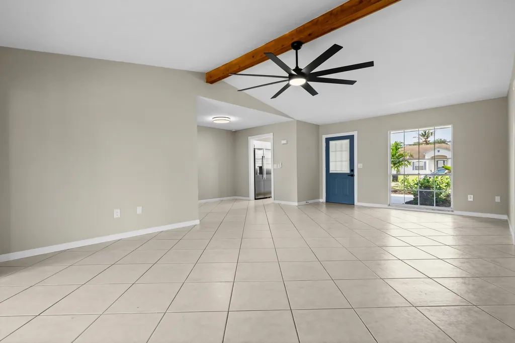 581 SE Crescent Avenue Port St Lucie FL 34984