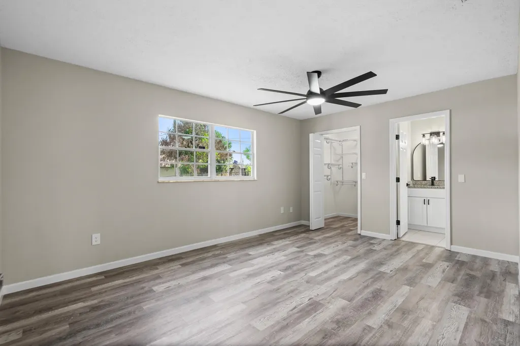 581 SE Crescent Avenue Port St Lucie FL 34984