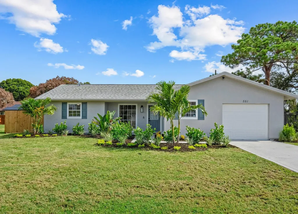 581 SE Crescent Avenue Port St Lucie FL 34984