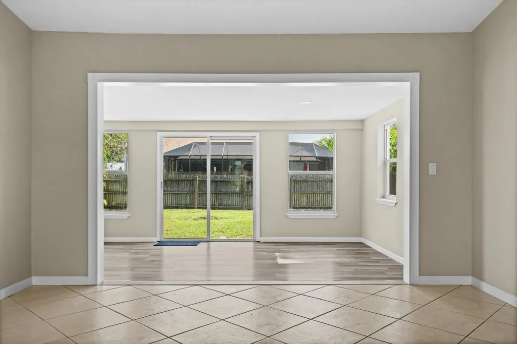 581 SE Crescent Avenue Port St Lucie FL 34984