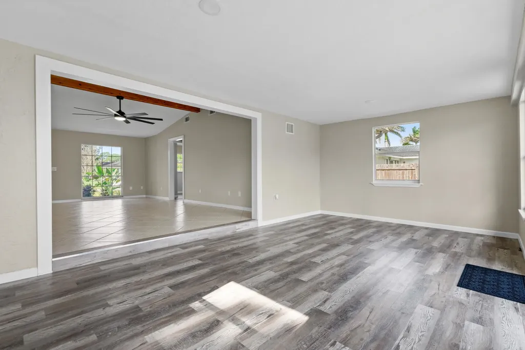 581 SE Crescent Avenue Port St Lucie FL 34984