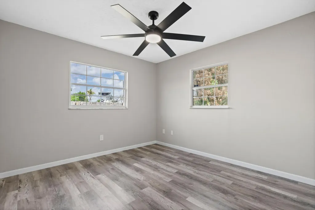 581 SE Crescent Avenue Port St Lucie FL 34984