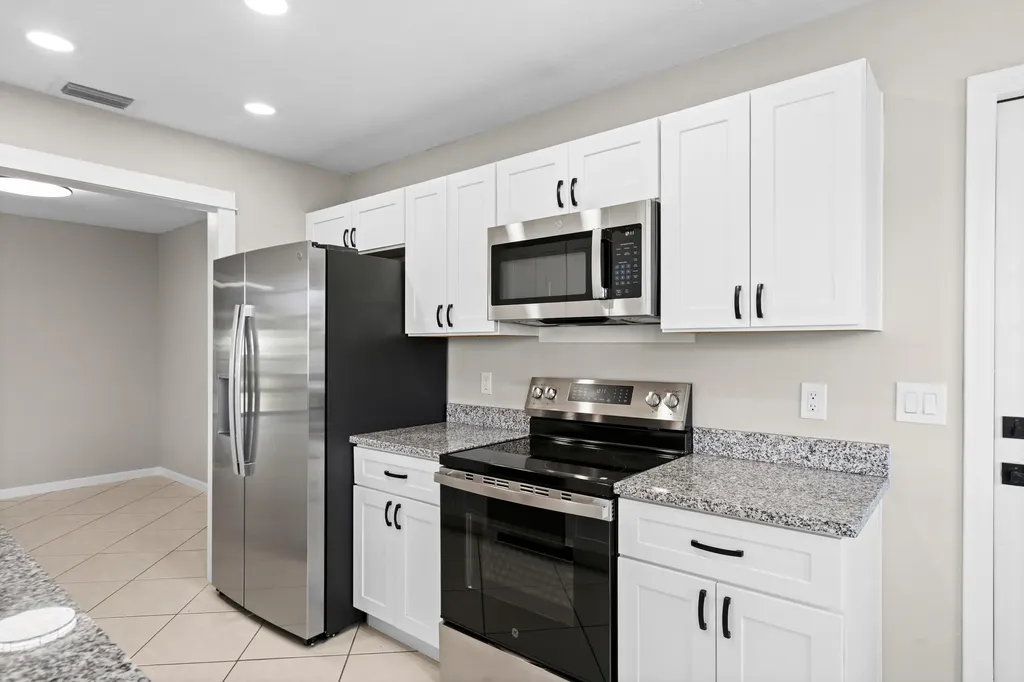 581 SE Crescent Avenue Port St Lucie FL 34984