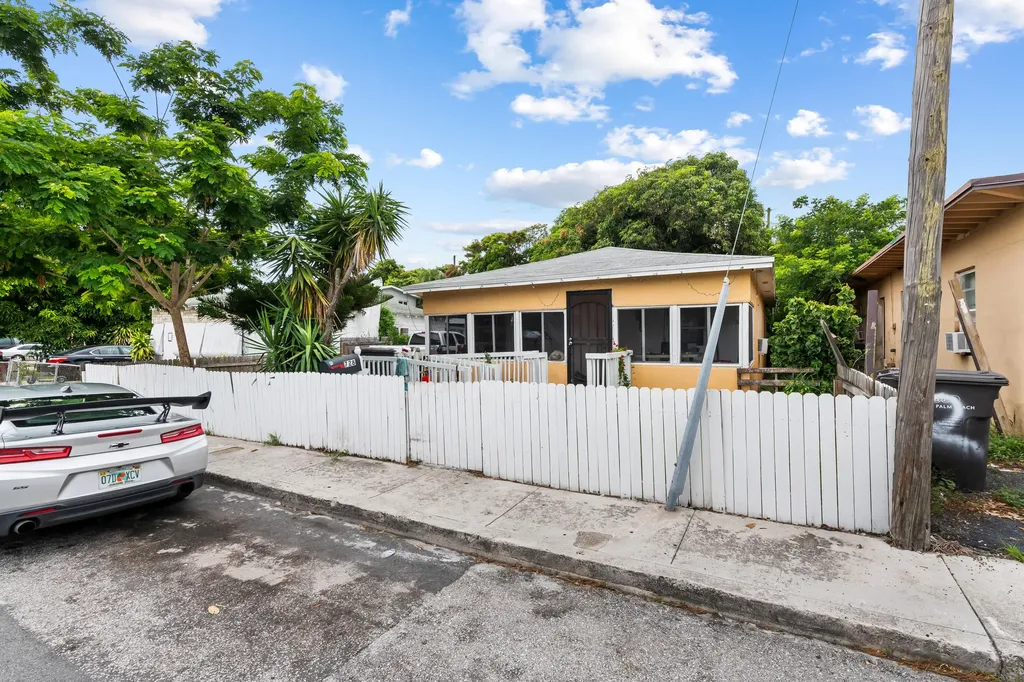 728 22nd Street West Palm Beach FL 33407