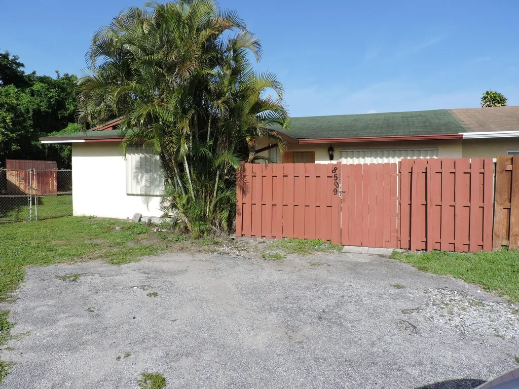 8599 Crater Terrace West Palm Beach FL 33403
