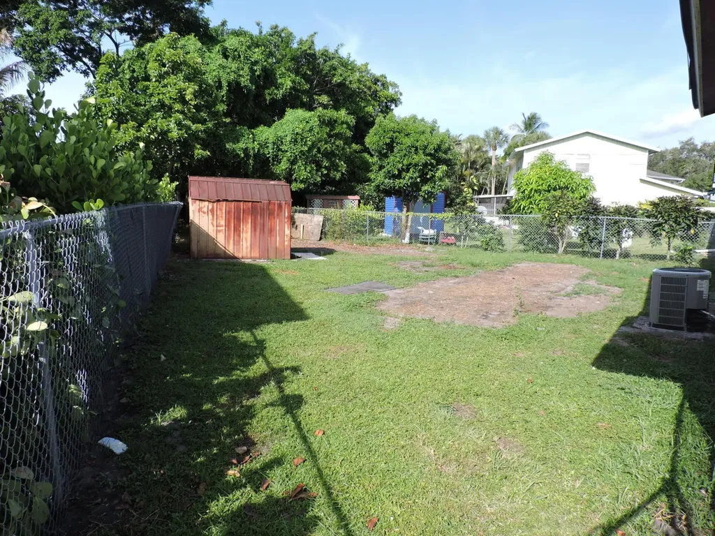 8599 Crater Terrace West Palm Beach FL 33403