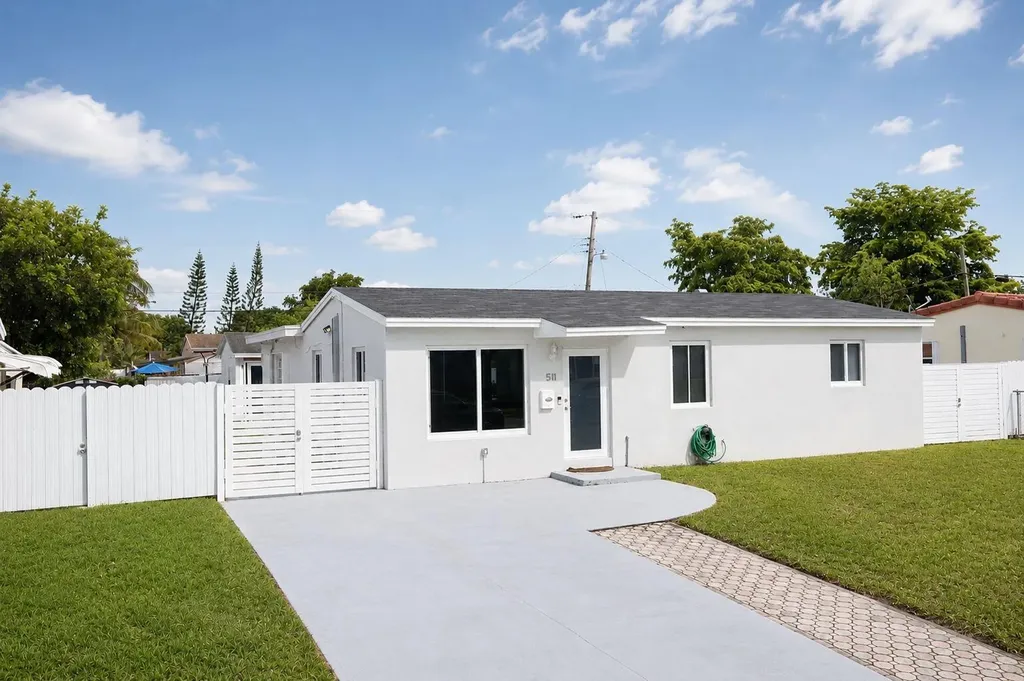 511 N 69th Way Hollywood FL 33024