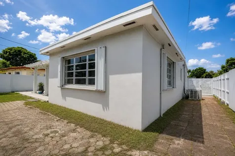 511 N 69th Way Hollywood FL 33024