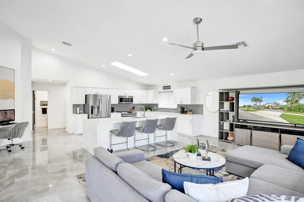 10875 Boca Woods Lane Boca Raton FL 33428