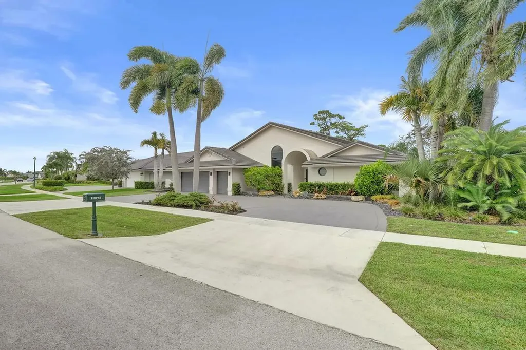 10875 Boca Woods Lane Boca Raton FL 33428