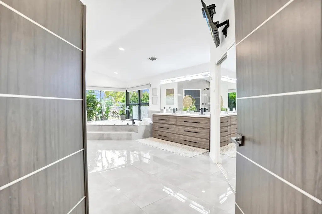 10875 Boca Woods Lane Boca Raton FL 33428