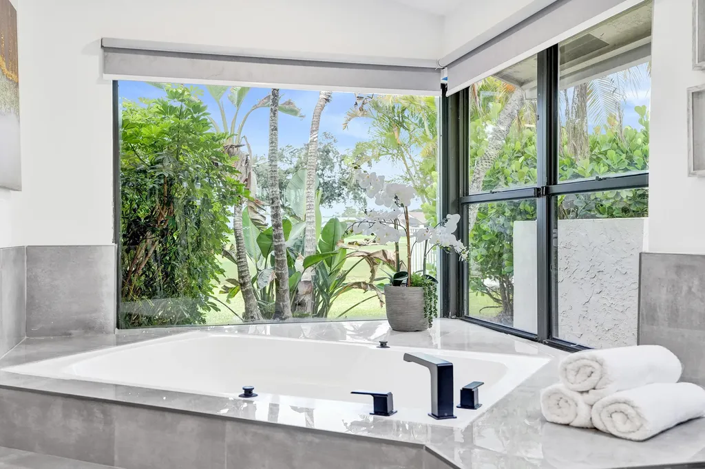 10875 Boca Woods Lane Boca Raton FL 33428