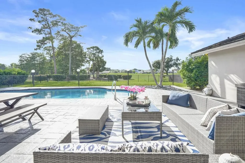 10875 Boca Woods Lane Boca Raton FL 33428