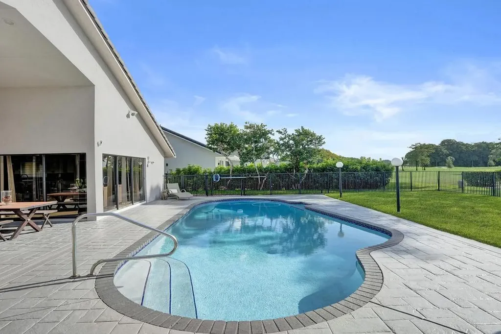 10875 Boca Woods Lane Boca Raton FL 33428