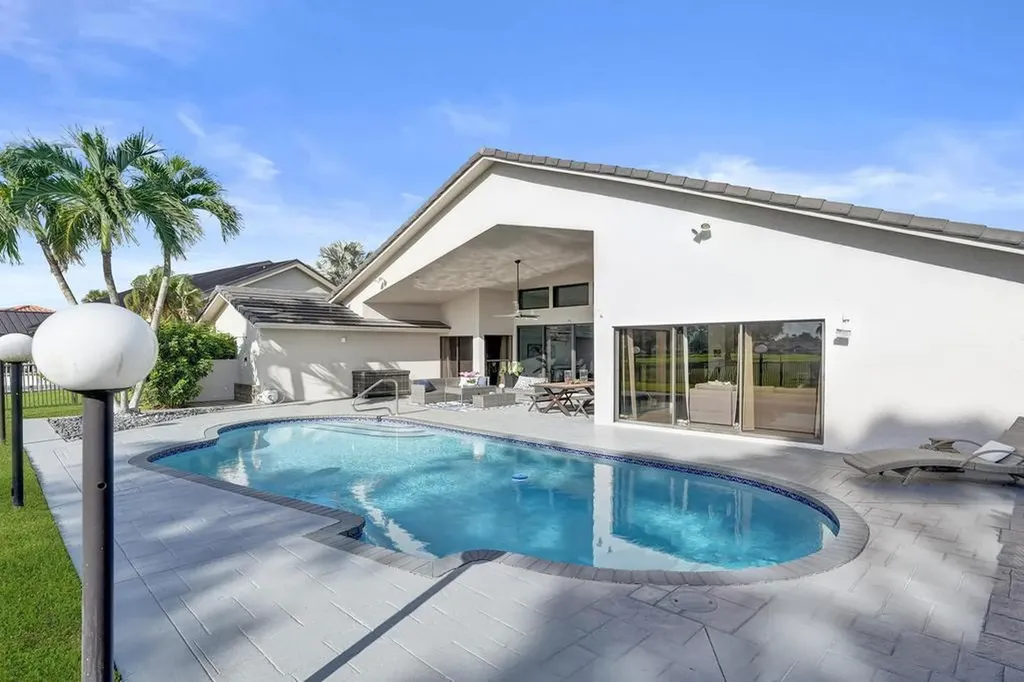 10875 Boca Woods Lane Boca Raton FL 33428