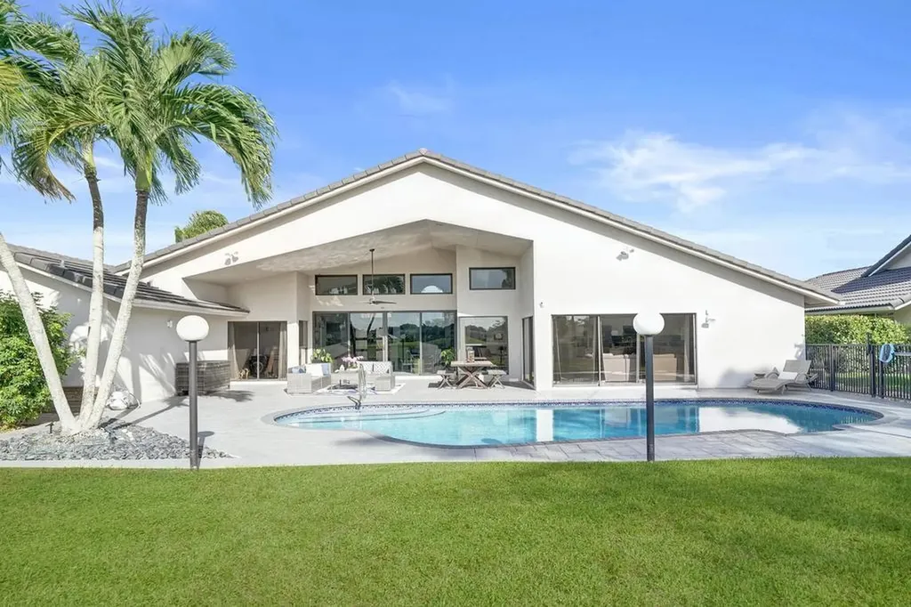 10875 Boca Woods Lane Boca Raton FL 33428