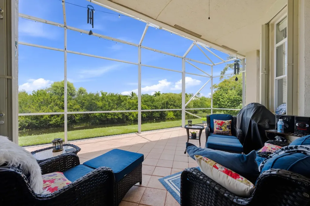 9857 Via Grande W Wellington FL 33411