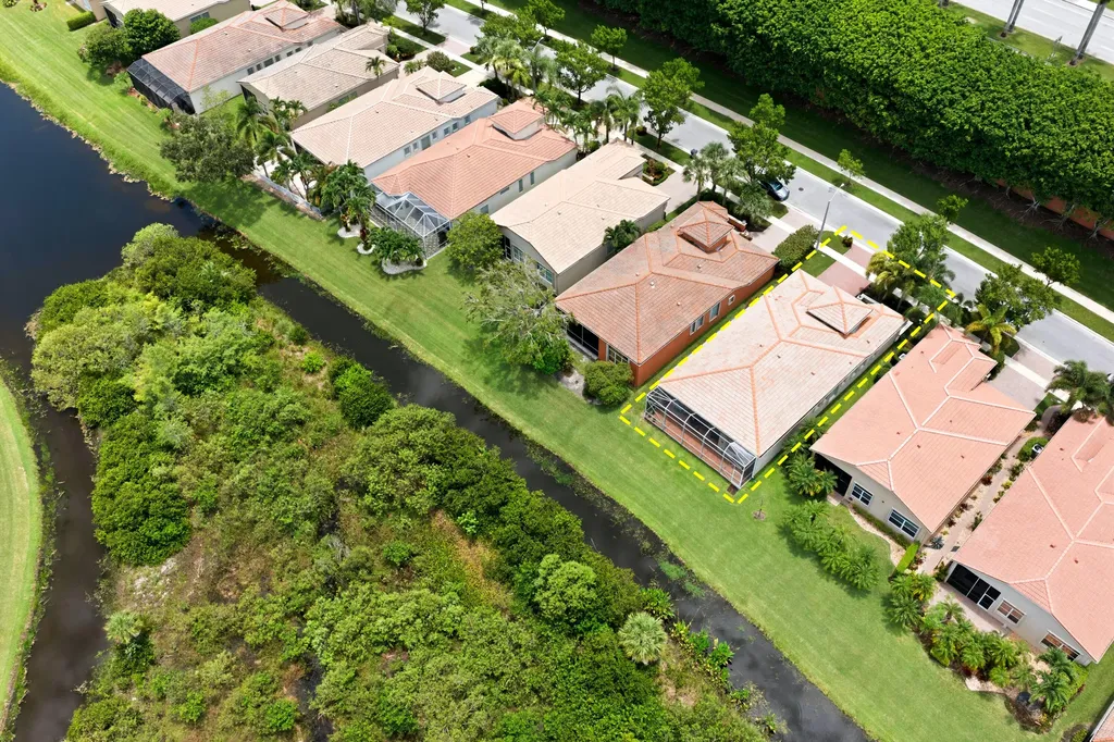 9857 Via Grande W Wellington FL 33411