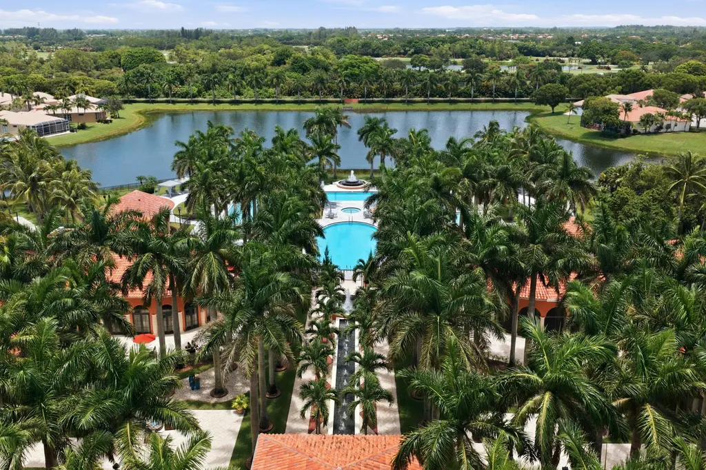 9857 Via Grande W Wellington FL 33411