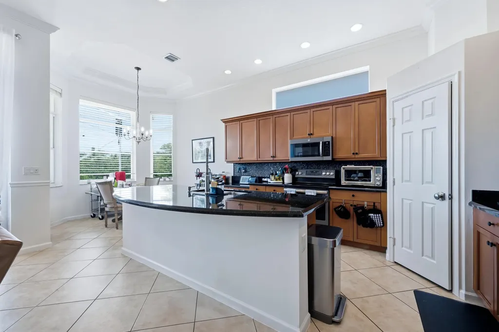 9857 Via Grande W Wellington FL 33411
