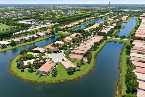 9857 Via Grande W Wellington FL 33411