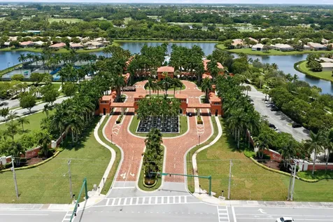 9857 Via Grande W Wellington FL 33411