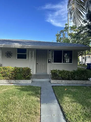 800 Moffett Street Hallandale Beach FL 33009
