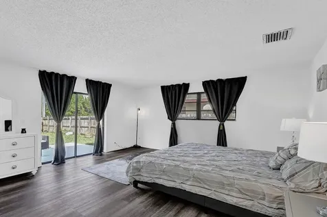 1115 NE 1st Court Hallandale Beach FL 33009