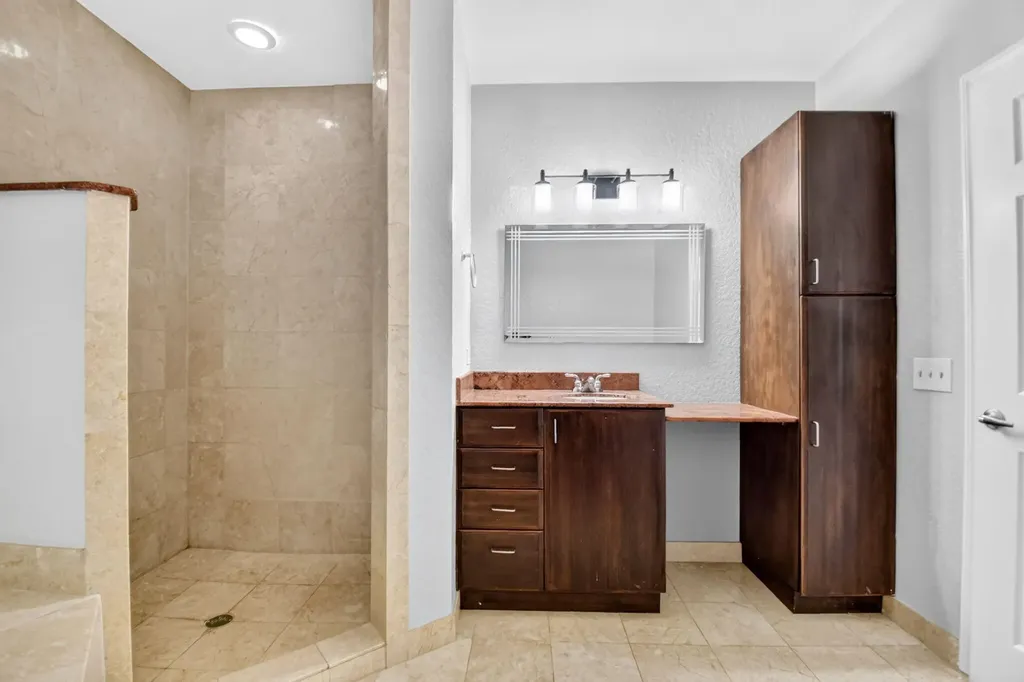 1620 Presidential Way West Palm Beach FL 33401
