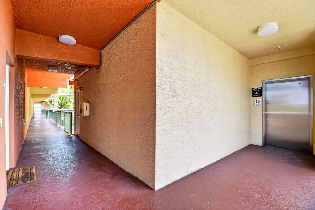 1620 Presidential Way West Palm Beach FL 33401