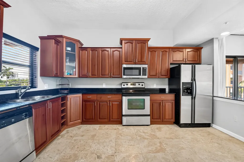 1620 Presidential Way West Palm Beach FL 33401