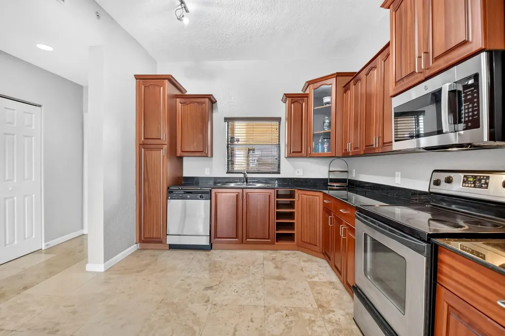 1620 Presidential Way West Palm Beach FL 33401