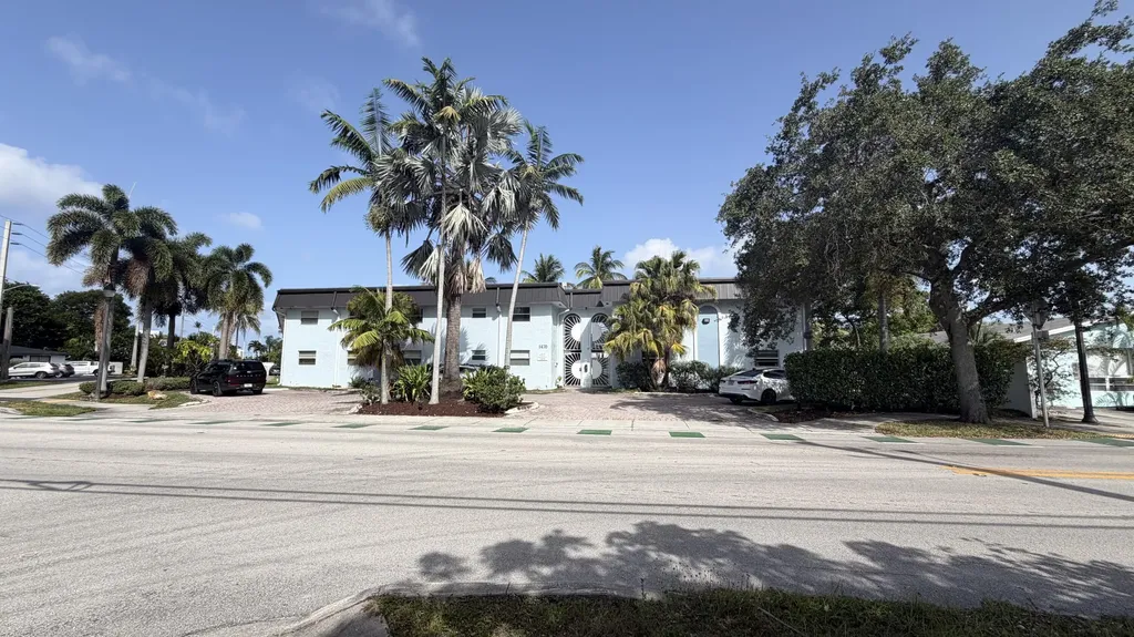 1470 N Dixie Highway Fort Lauderdale FL 33304