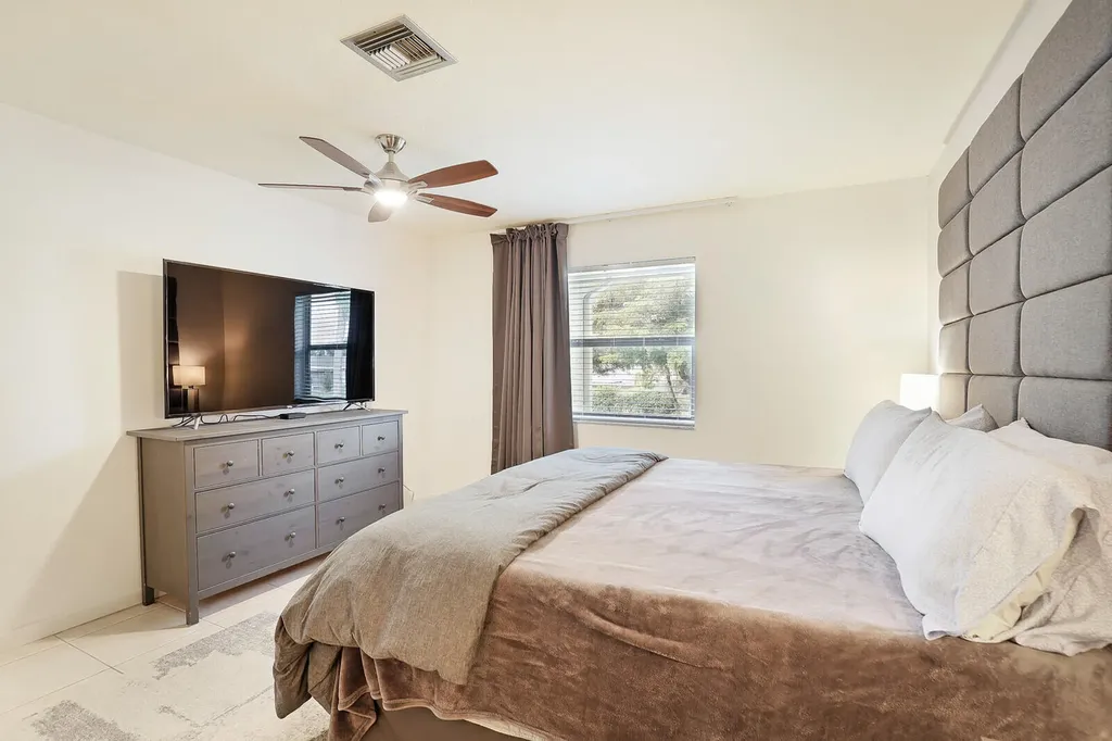1141 Calamondin Terrace Delray Beach FL 33445
