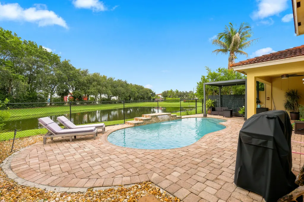9035 Silver Glen Way Lake Worth FL 33467