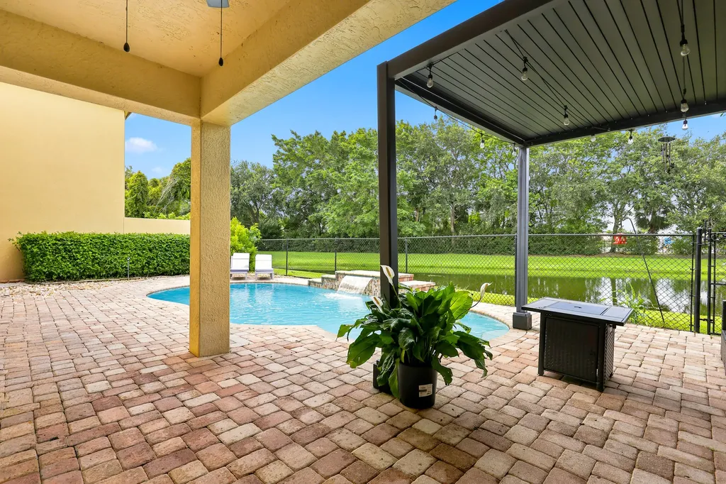9035 Silver Glen Way Lake Worth FL 33467