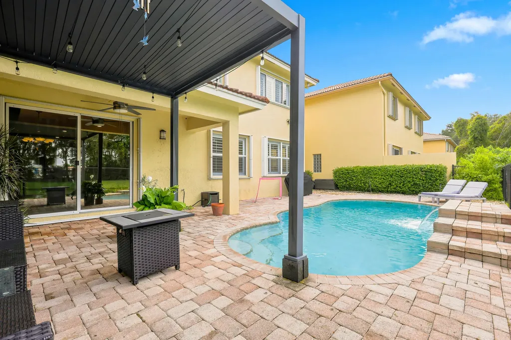 9035 Silver Glen Way Lake Worth FL 33467