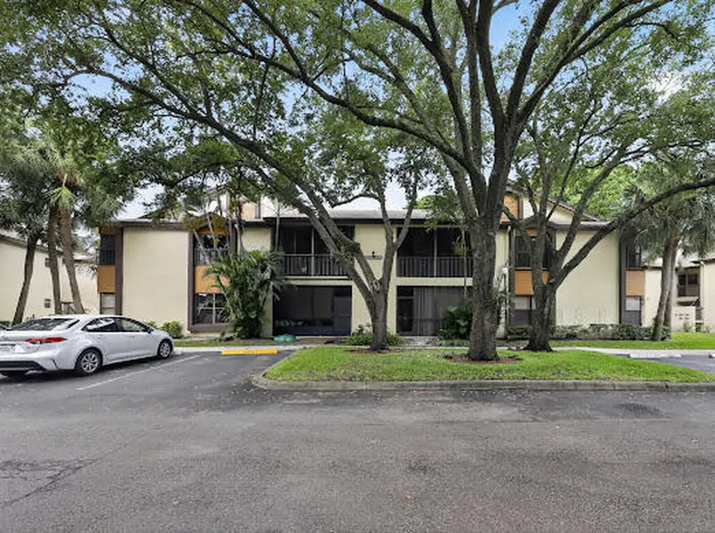 4519 Carambola Circle S Coconut Creek FL 33066