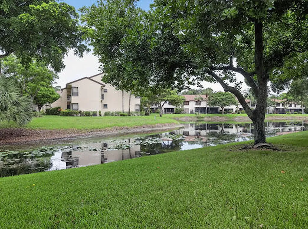 4519 Carambola Circle S Coconut Creek FL 33066
