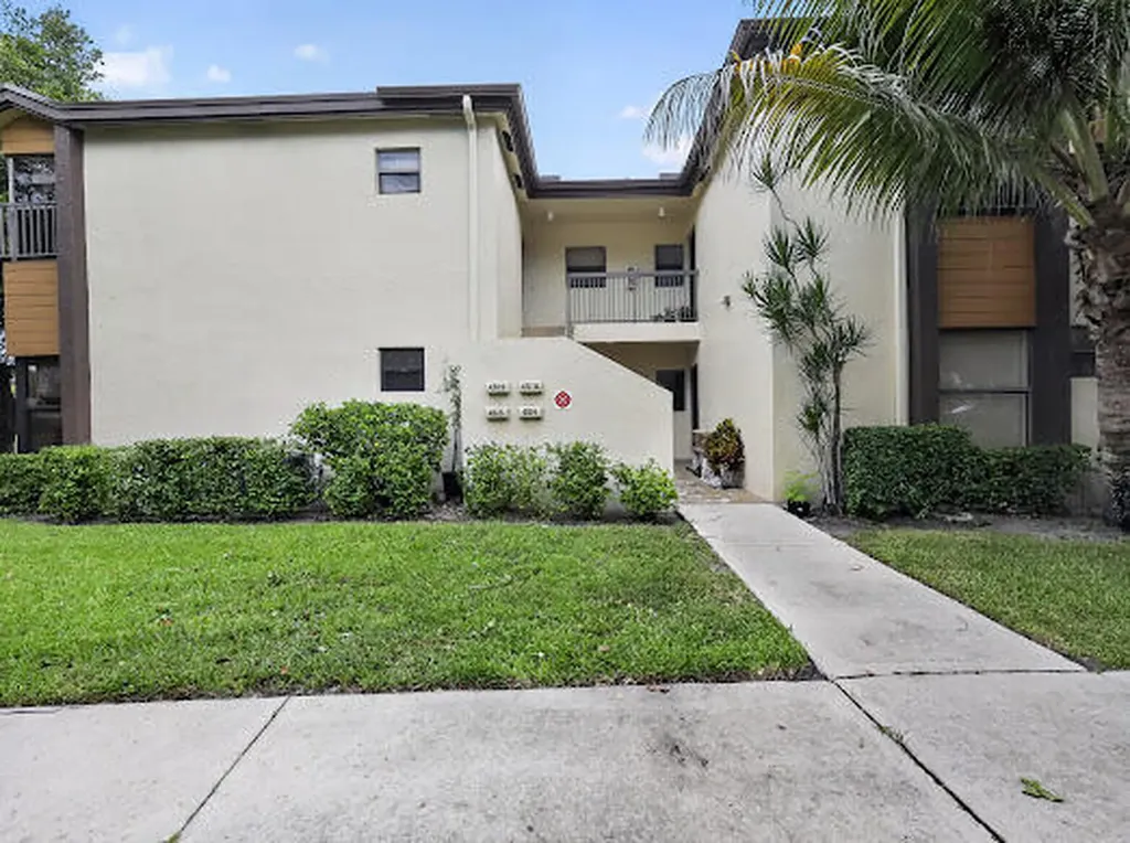 4519 Carambola Circle S Coconut Creek FL 33066