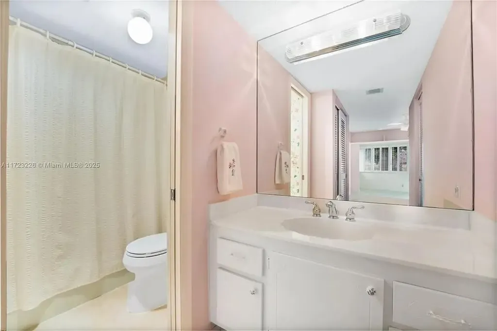 2532 Boundbrook Drive S Palm Springs FL 33406