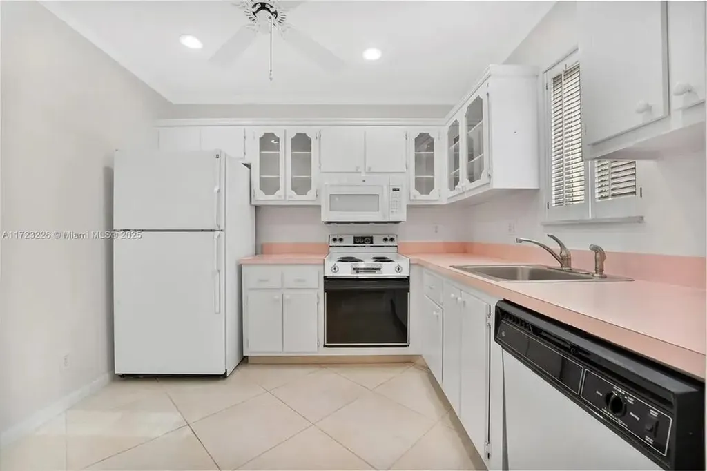 2532 Boundbrook Drive S Palm Springs FL 33406